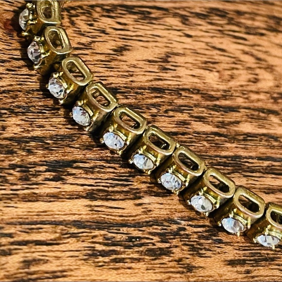 Classic Vintage AVON tennis bracelet. - Picture 6 of 12
